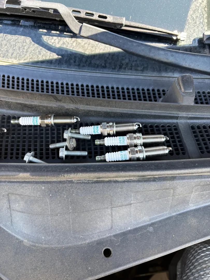 Same plugs closer up — Hemet, CA