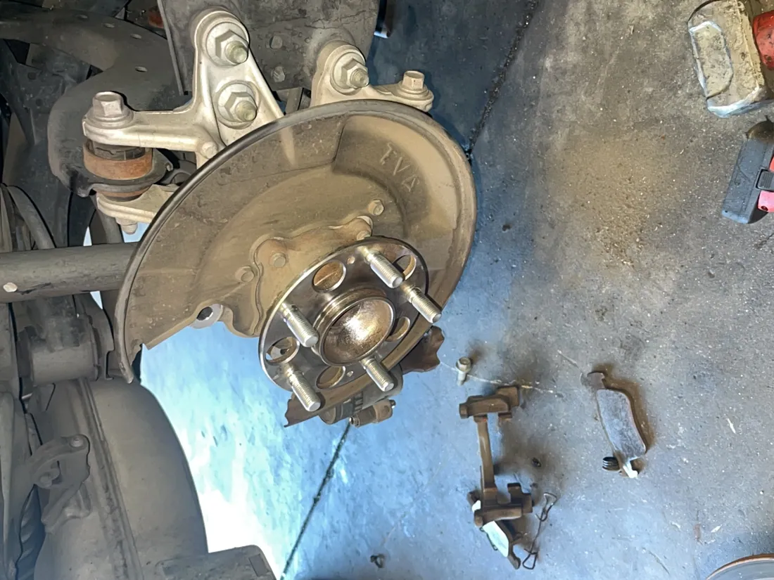 Rear passenger wheel hub coming off — Hemet, CA